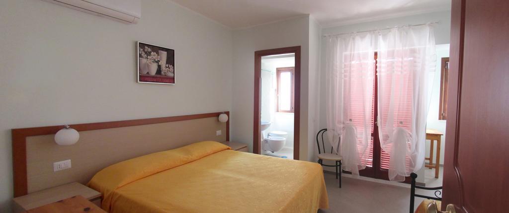 Hotel Santa Rosalia Marina di Camerota Pokój zdjęcie